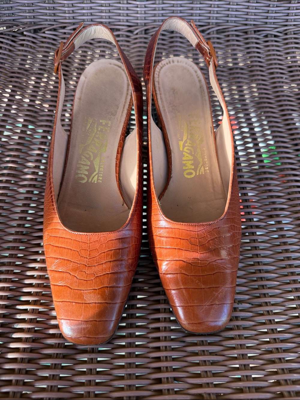 Vintage Salvatore Ferragamo Tan Brown Croc Embossed Slingback Pumps Size 7C